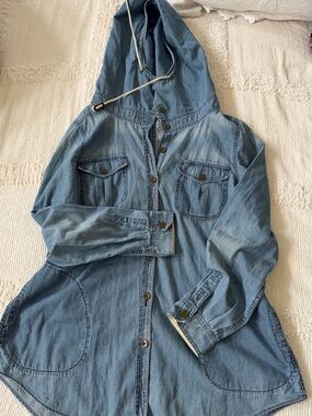 HOLDING HORSES Light Blue Hooded Denim Jacket